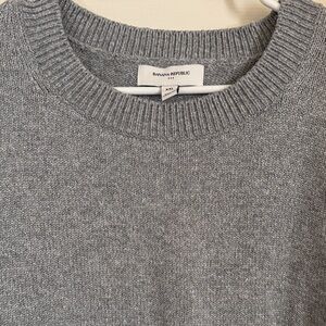 Banana Republic Heather Gray Crew Neck Sweater